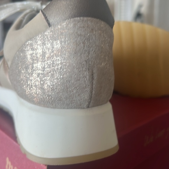 Munro Piper khaki and gold combo sneaker - Picture 5 of 5